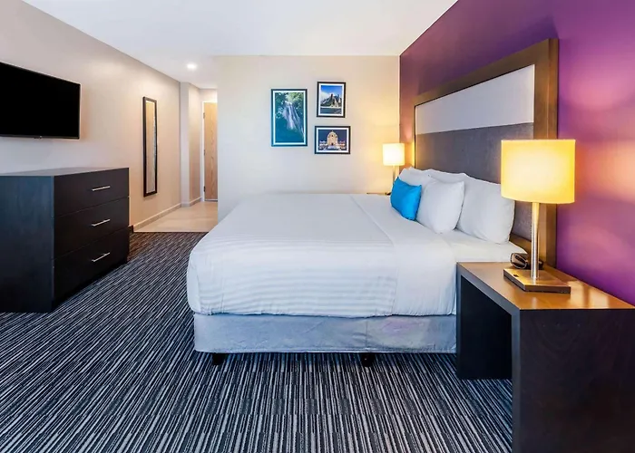 Chn Hotel Monterrey Aeropuerto, Trademark By Wyndham